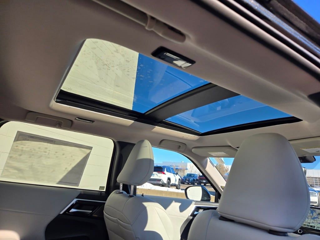 New 2026 Mitsubishi Outlander SE image 8