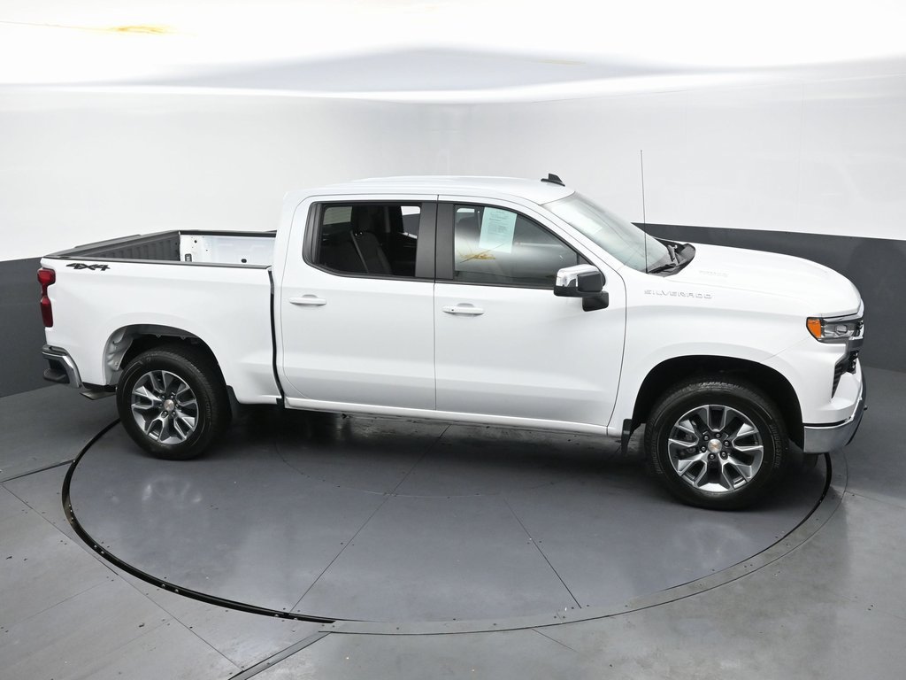 Used 2025 Chevrolet Silverado 1500 LT AWD/4WD image 46