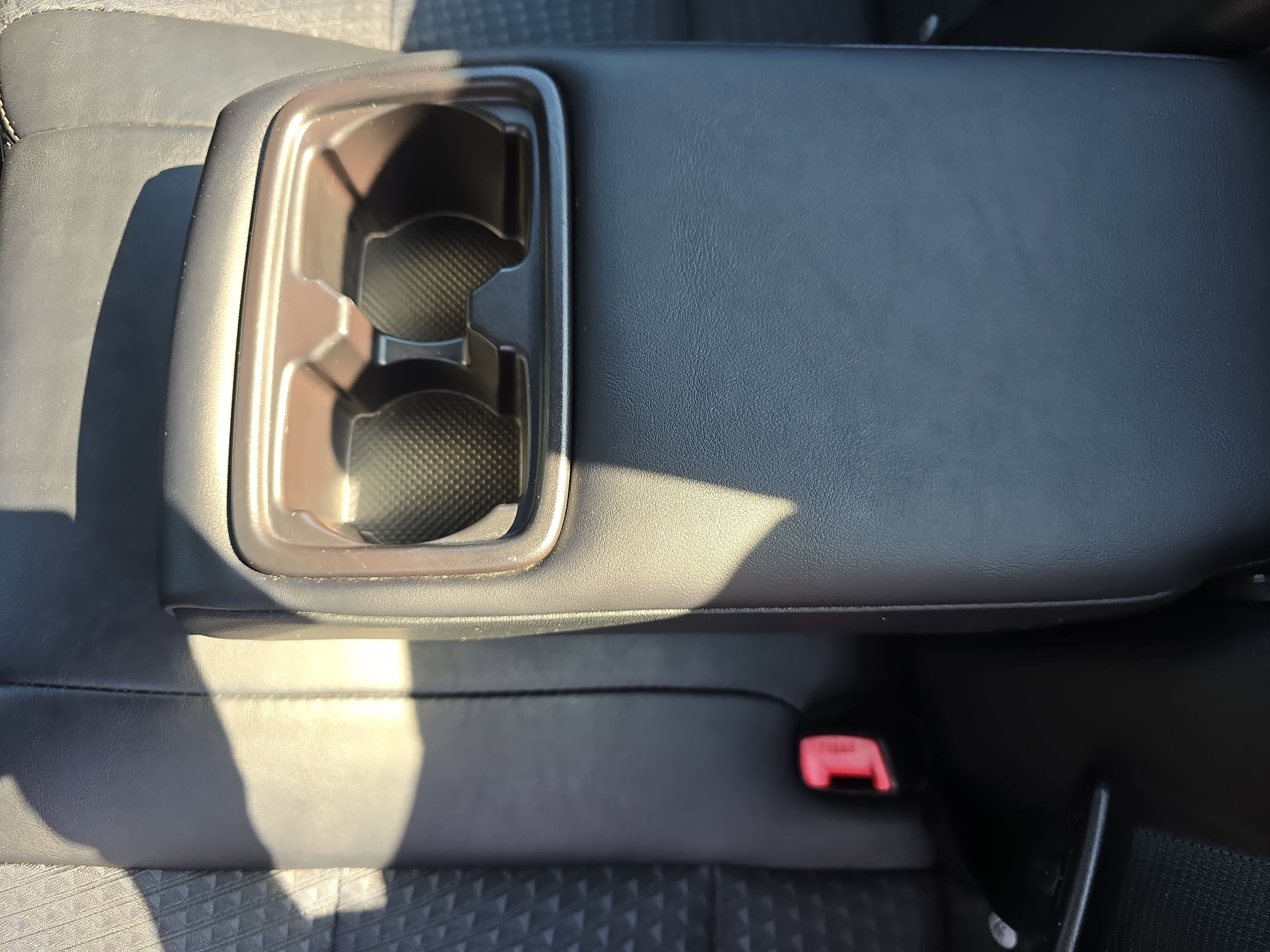 Used 2014 Toyota Camry SE FWD image 15