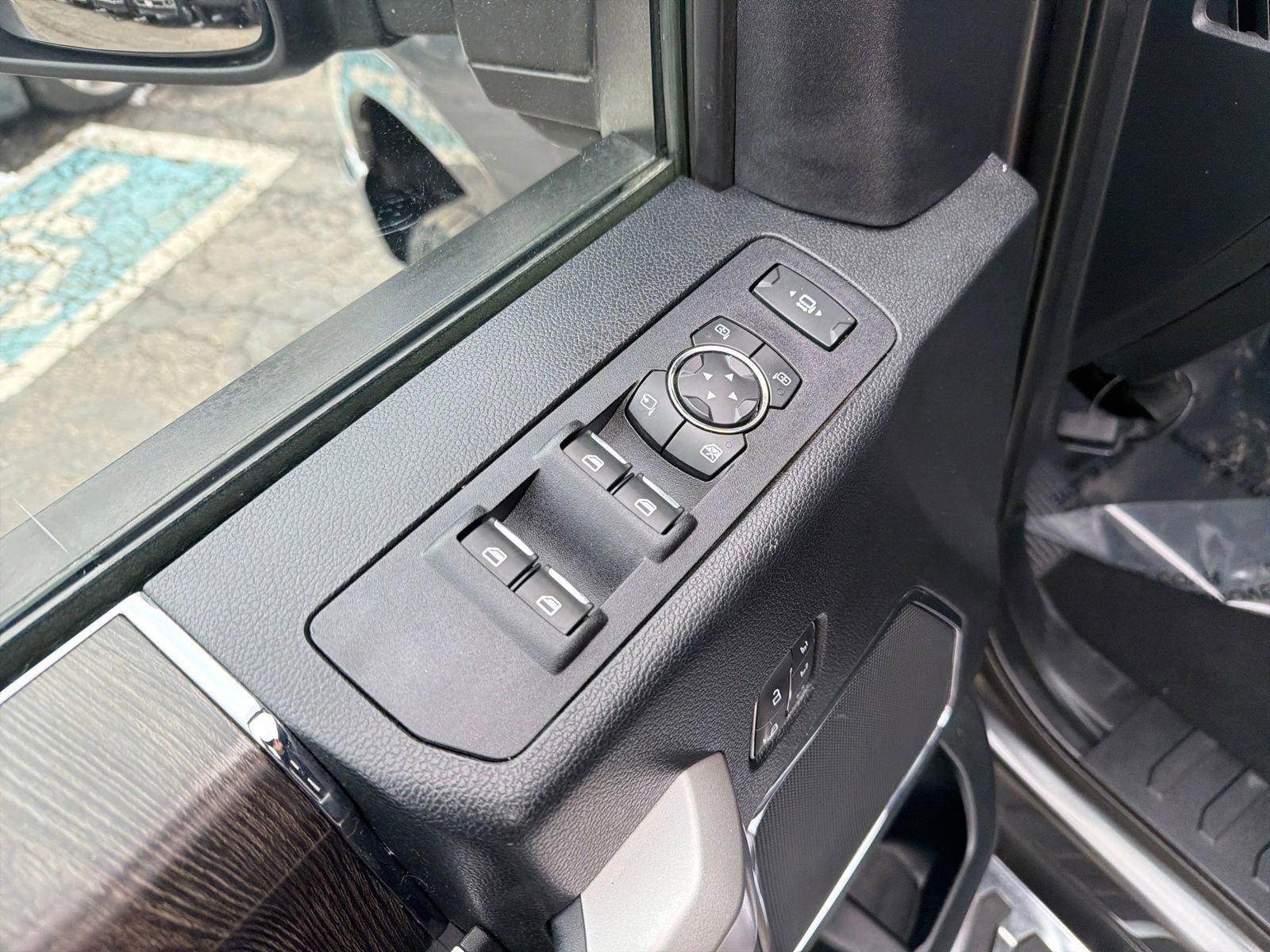 Used 2020 Ford F250 Lariat w/ Lariat Ultimate Package AWD/4WD image 12