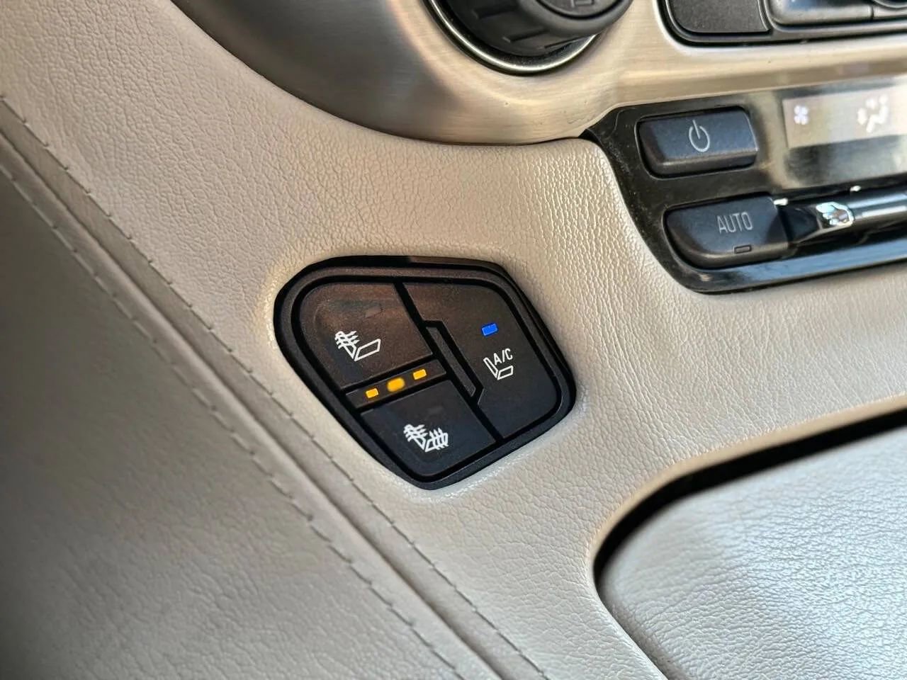 Used 2015 GMC Yukon Denali w/ Touring Package image 17