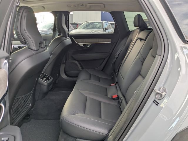 Used 2024 Volvo V90 B6 Cross Country Plus image 18