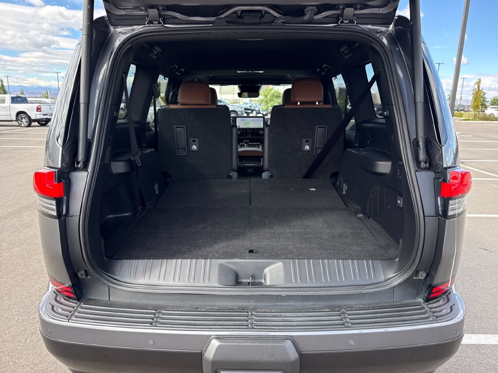 Used 2024 Lexus GX 550 w/ Cold Area Package AWD/4WD image 31