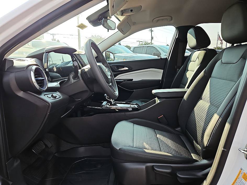 New 2026 Chevrolet Trax LT FWD image 9