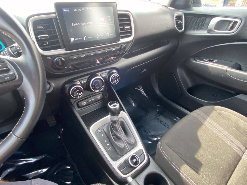 Used 2025 Hyundai Venue SEL FWD image 28