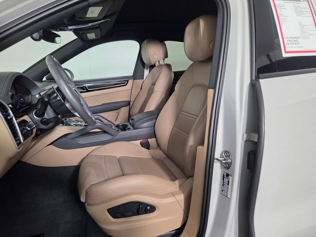 Used 2023 Porsche Cayenne Platinum Edition AWD/4WD image 10