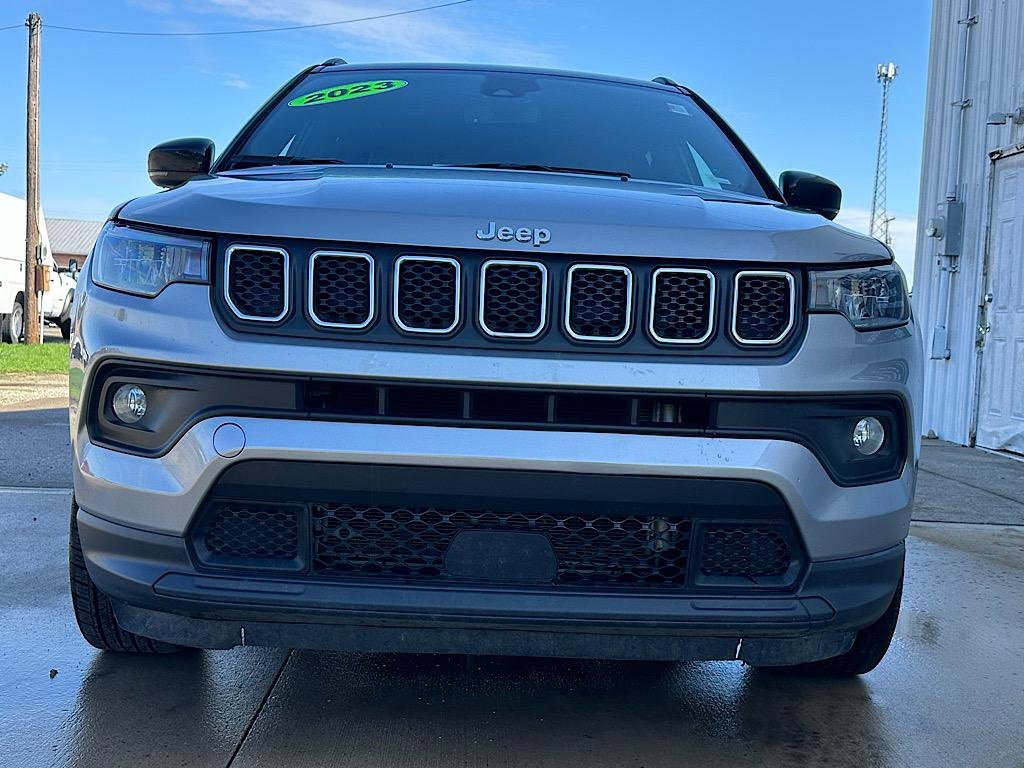 Used 2023 Jeep Compass Limited image 2