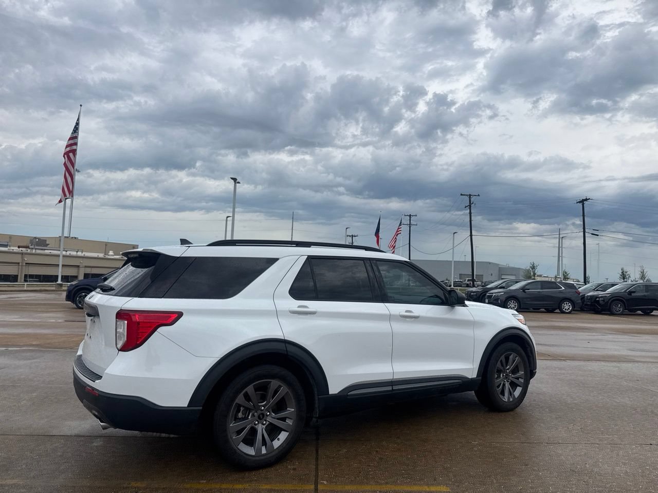 Used 2021 Ford Explorer XLT w/ Equipment Group 202A RWD image 23
