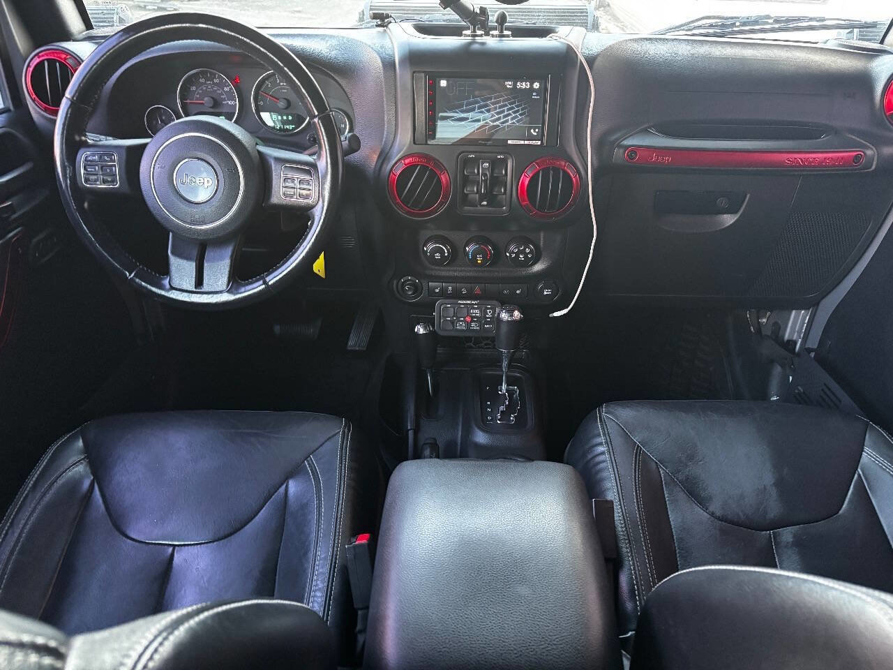 Used 2015 Jeep Wrangler Unlimited Rubicon w/ Connectivity Group AWD/4WD image 25