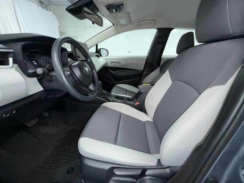 Certified 2025 Toyota Corolla LE image 4
