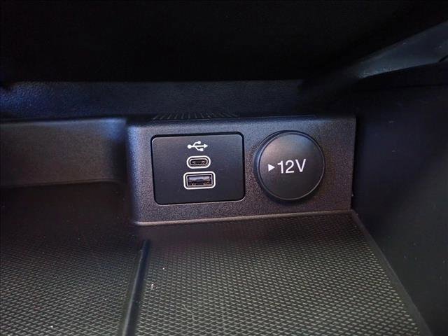Used 2025 Ford Escape SE image 19