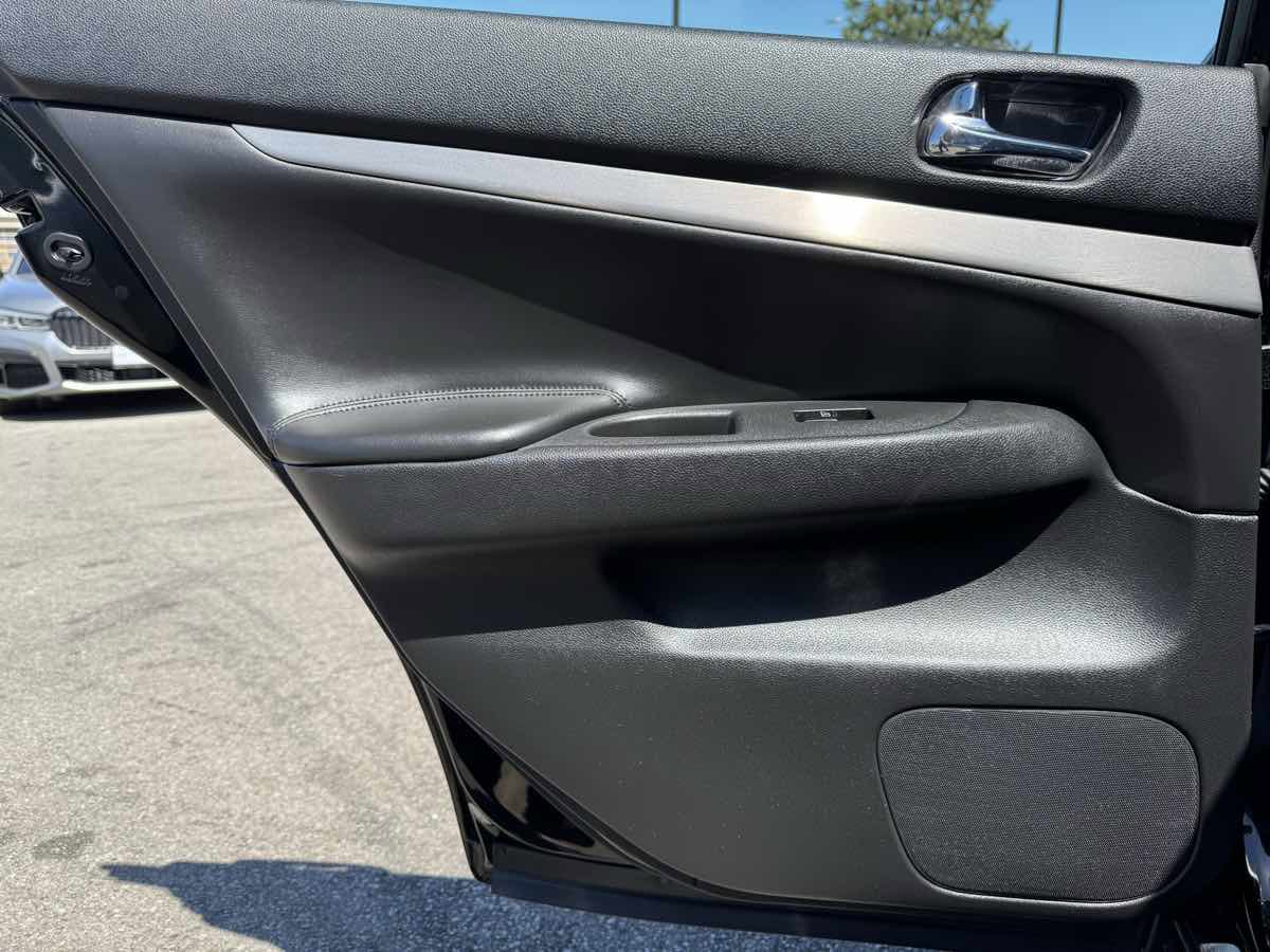 Used 2015 INFINITI Q40 AWD w/ Navigation Package image 39