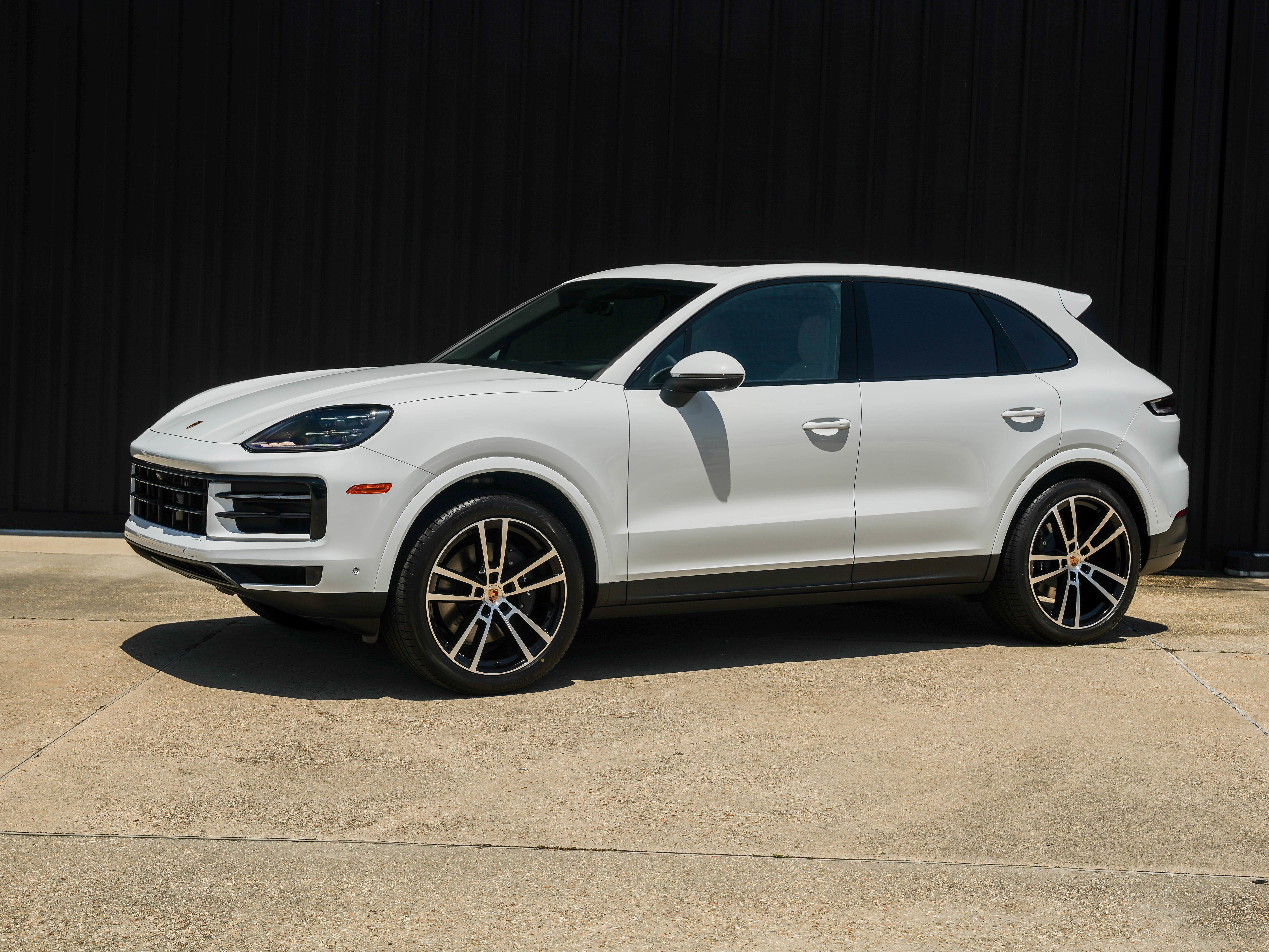 New 2025 Porsche Cayenne image 1