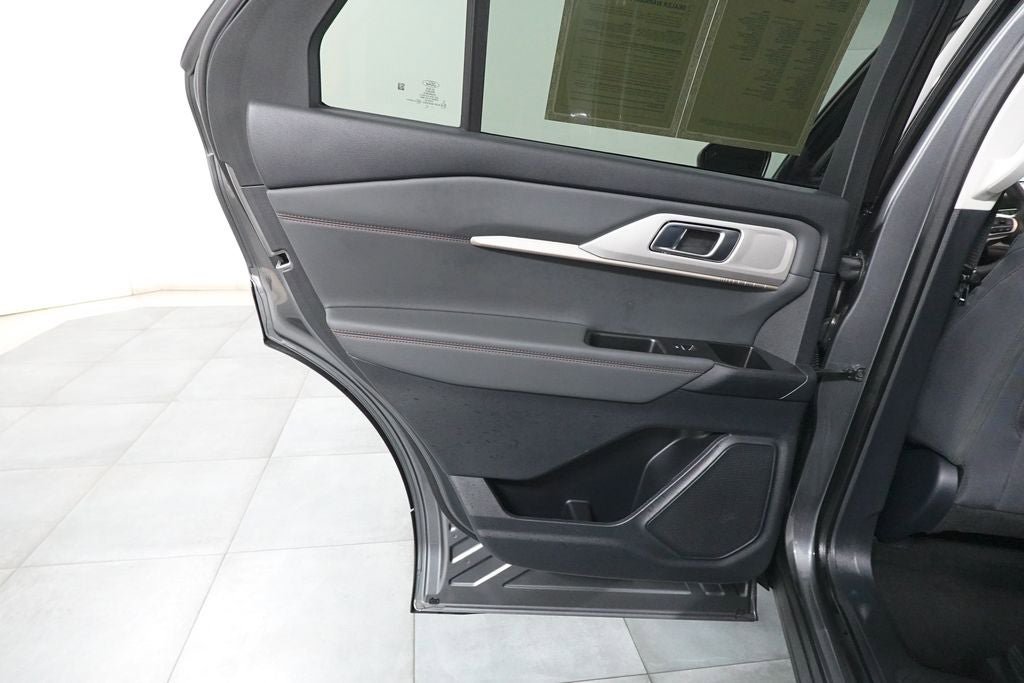 Certified 2025 Ford Explorer Active AWD/4WD image 28