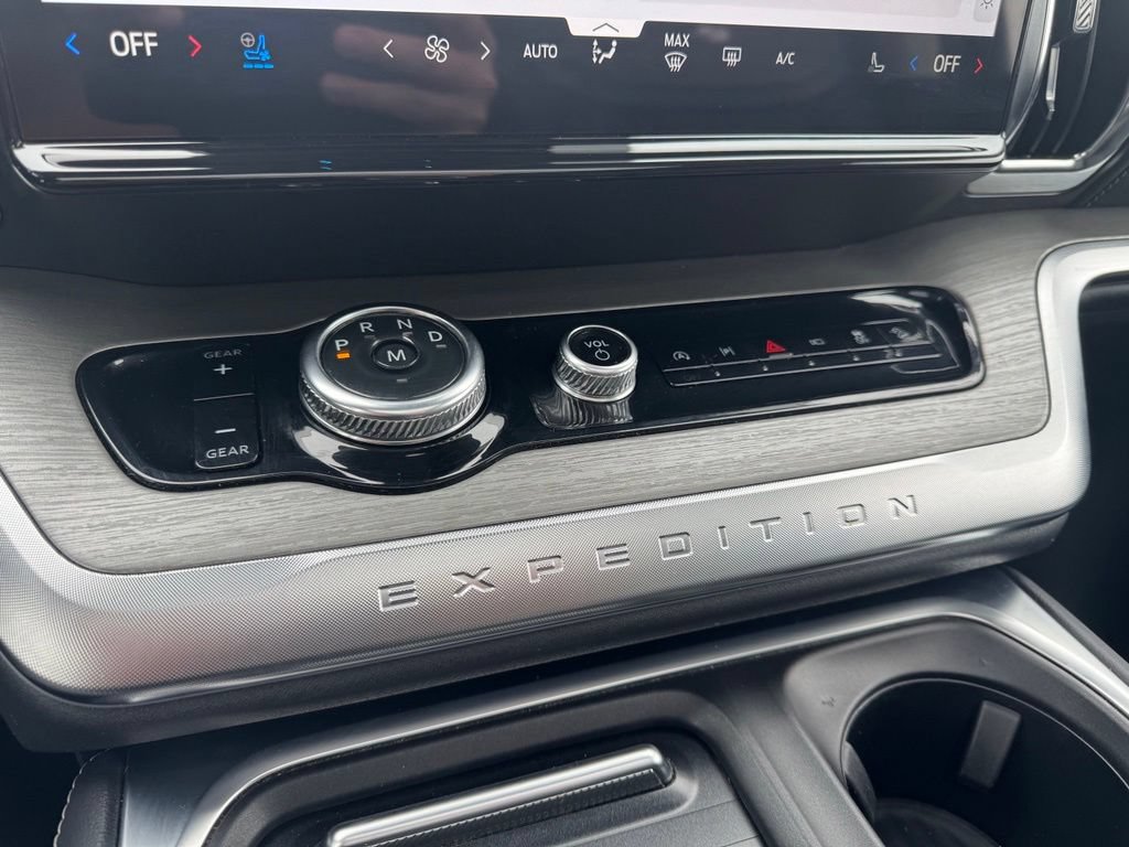 Certified 2025 Ford Expedition Max Platinum AWD/4WD image 12