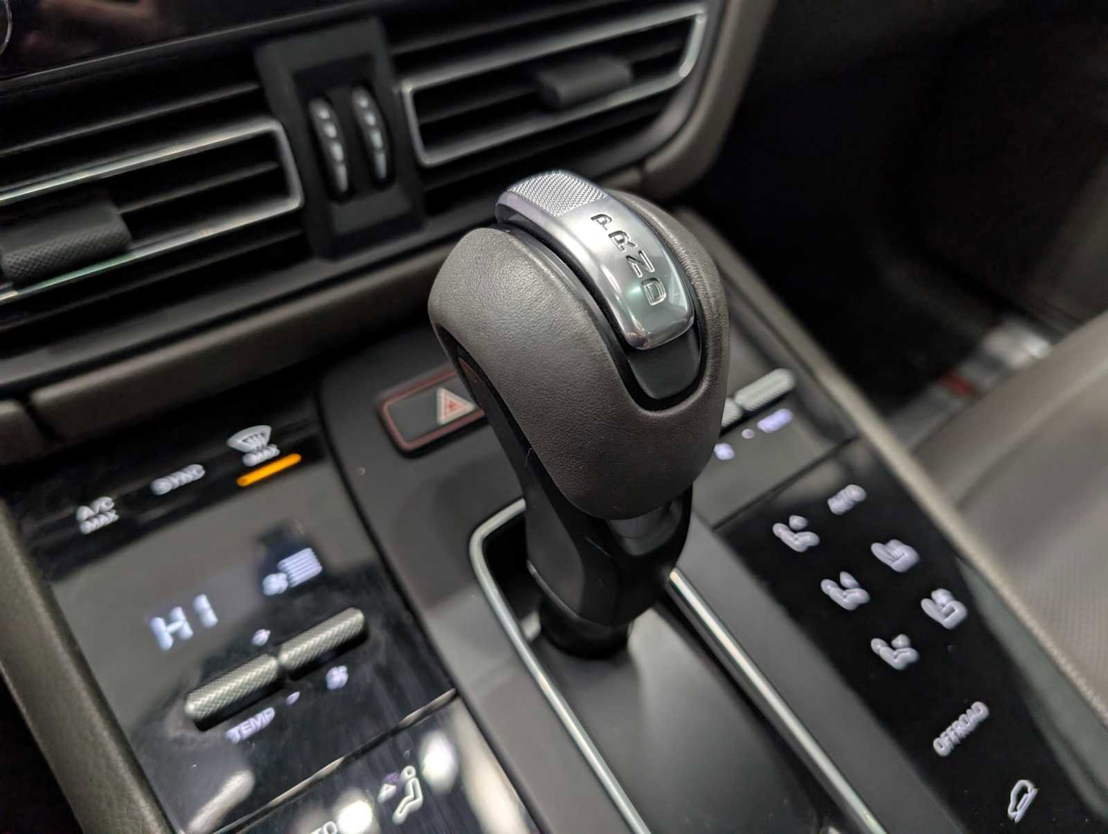 Used 2023 Porsche Macan S image 28