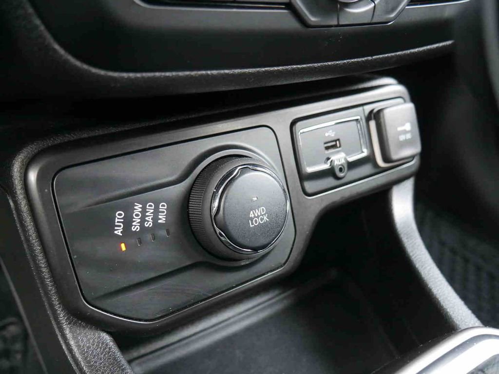 Used 2022 Jeep Renegade Latitude w/ Convenience Group image 29