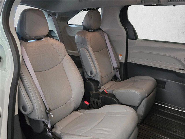 Used 2023 Toyota Sienna Limited AWD/4WD image 24