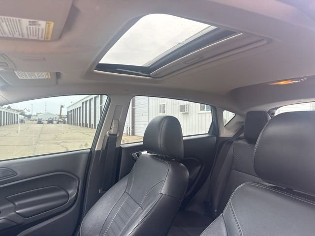Used 2015 Ford Fiesta Titanium FWD image 17