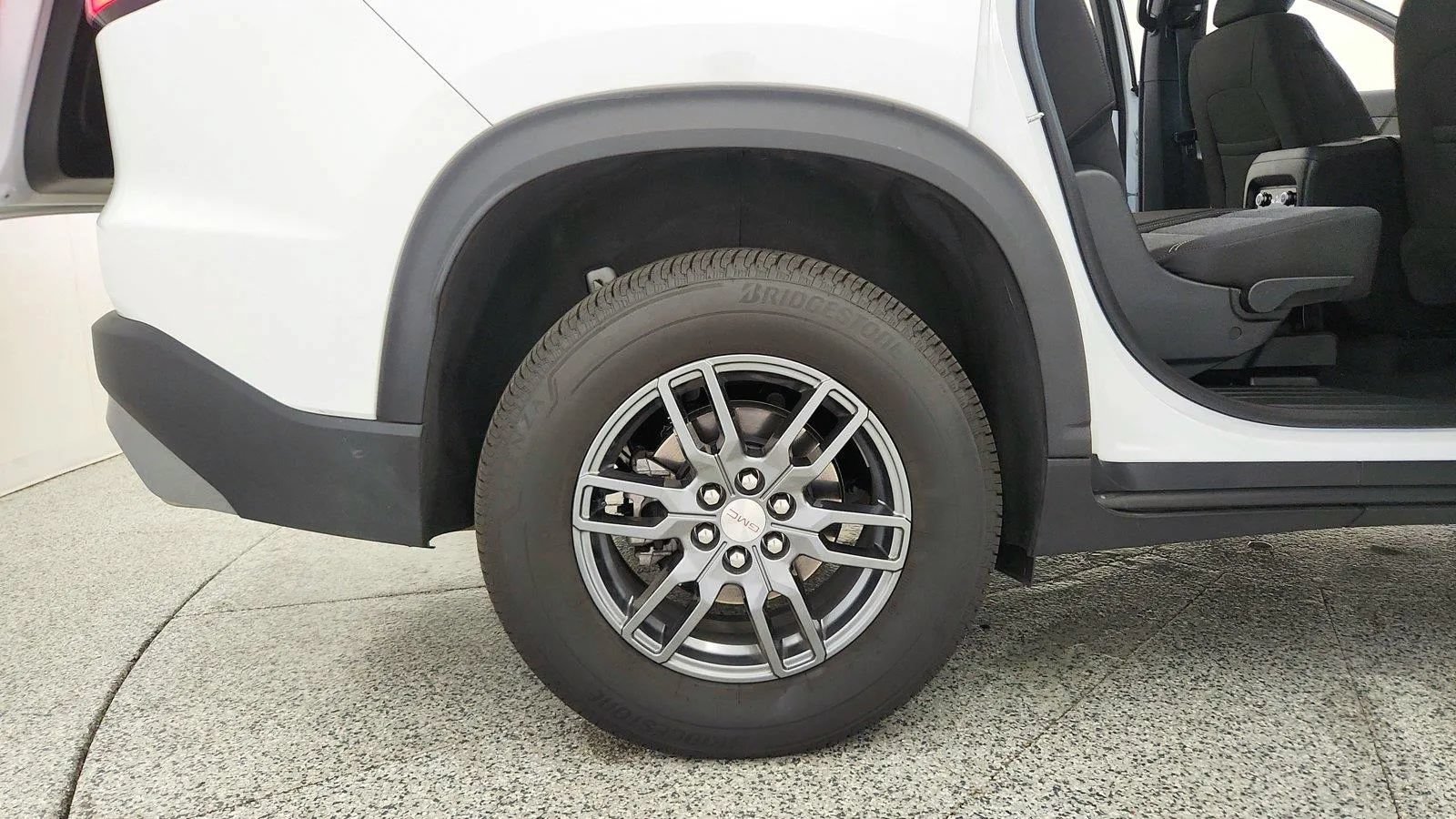 Used 2026 GMC Acadia Elevation FWD image 36