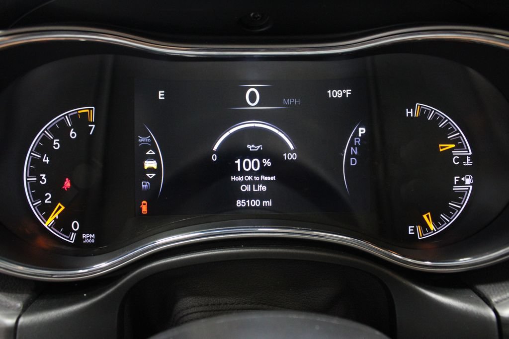 Used 2021 Jeep Grand Cherokee Laredo X AWD/4WD image 29