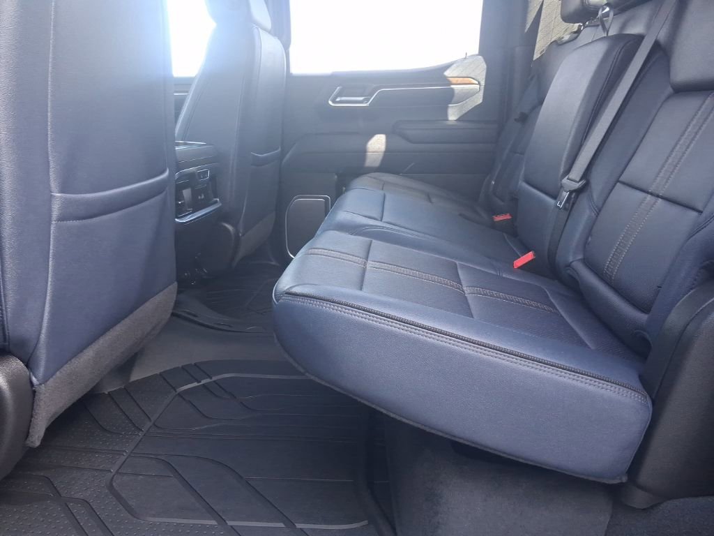 Used 2025 Chevrolet Silverado 1500 High Country w/ Technology Package image 18