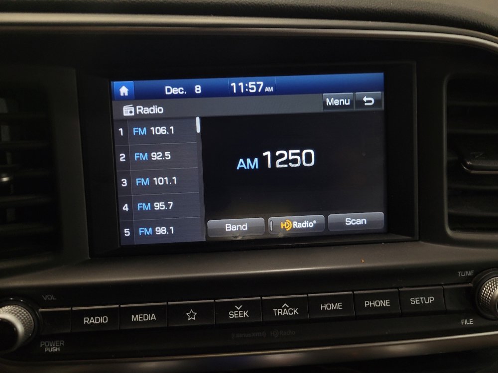 Used 2019 Hyundai Elantra SEL image 25