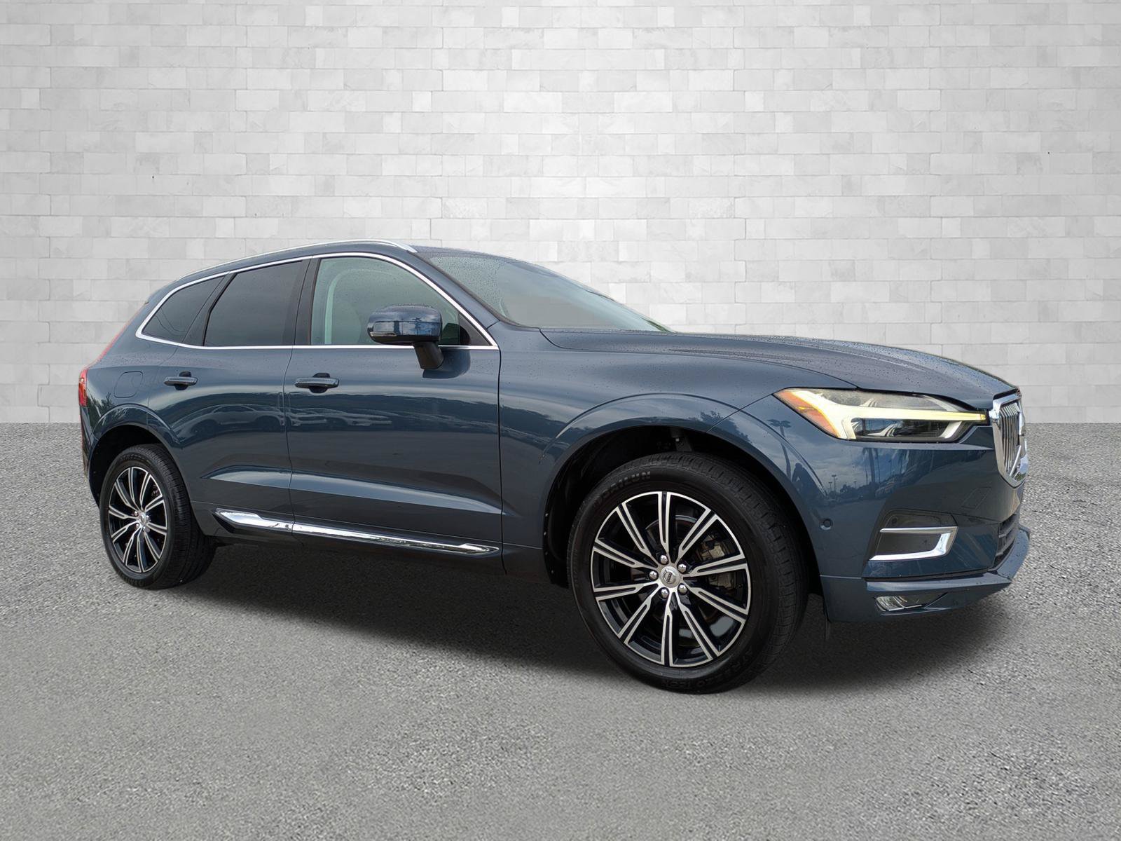 Used 2018 Volvo XC60 T5 Inscription w/ Convenience Package