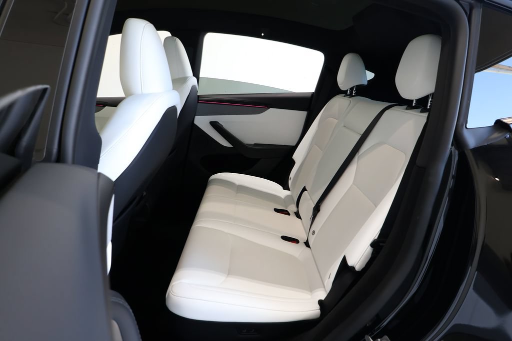 Used 2026 Tesla Model Y 2WD image 19