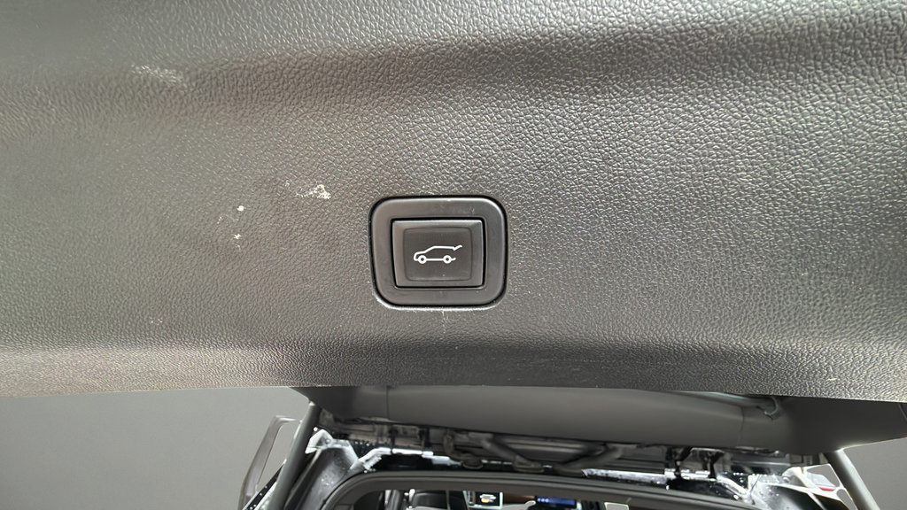 Used 2024 GMC Yukon XL Denali Ultimate AWD/4WD image 17