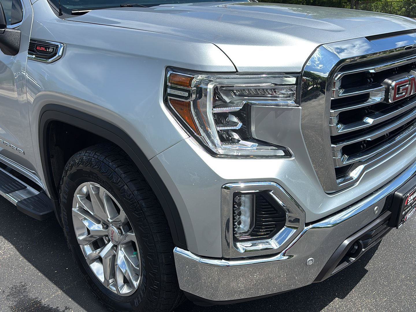 Used 2022 GMC Sierra 1500 SLT w/ SLT Premium Plus Package AWD/4WD image 8