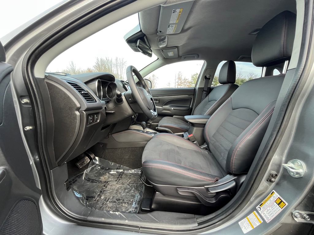 Used 2025 Mitsubishi Outlander Sport AWD image 10