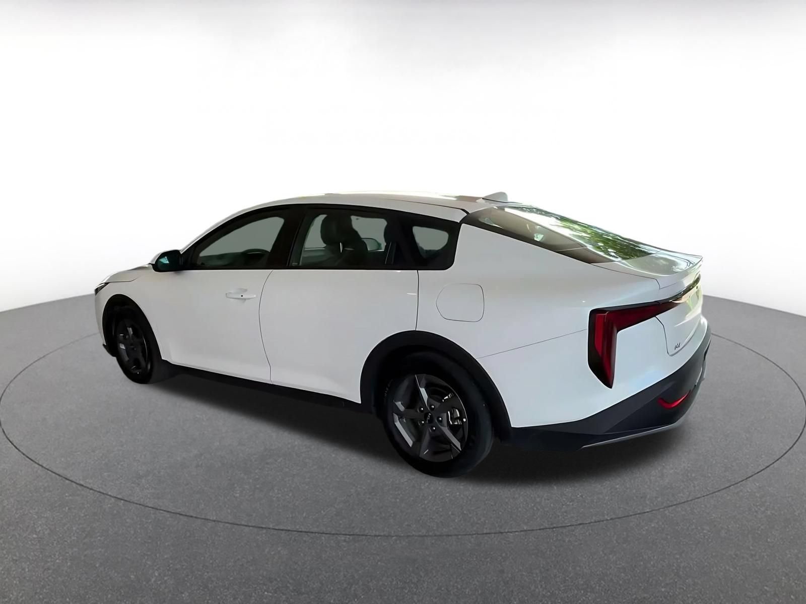 Used 2025 Kia K4 FWD image 8