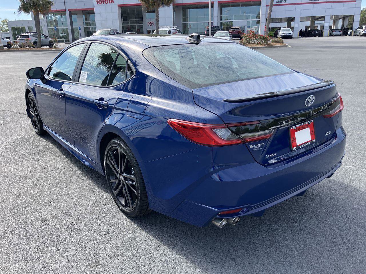 Used 2025 Toyota Camry XSE FWD image 3