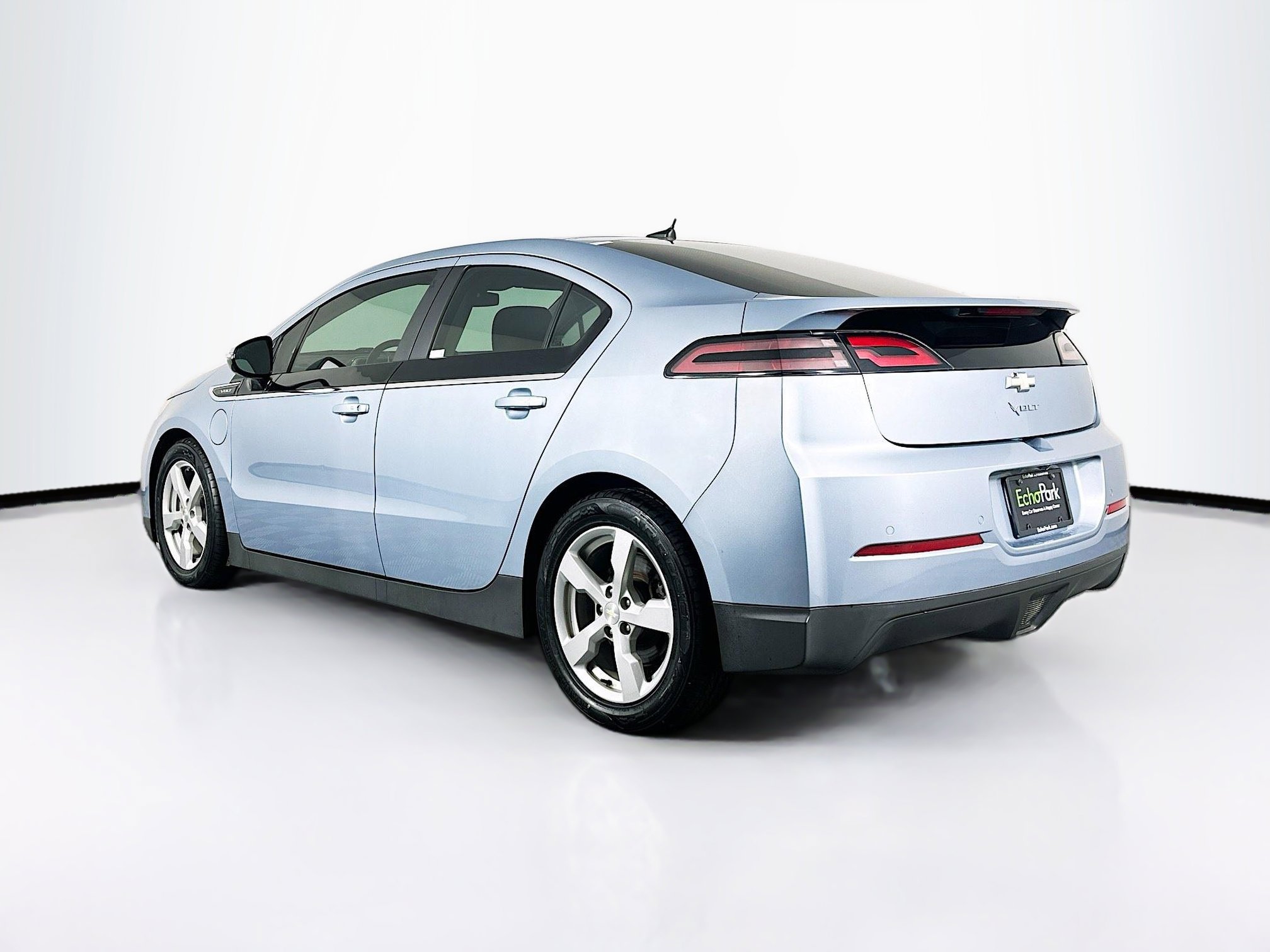Used 2013 Chevrolet Volt w/ Enhanced Safety Package 2 image 5
