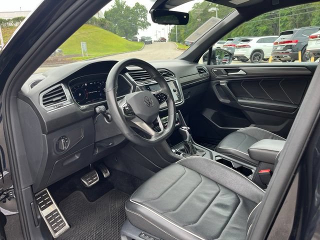 Used 2024 Volkswagen Tiguan SEL R-Line AWD/4WD image 6