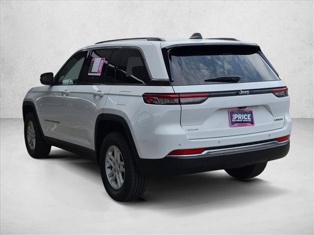 Used 2023 Jeep Grand Cherokee Laredo w/ Trailer Tow Prep Group (B) AWD/4WD image 8