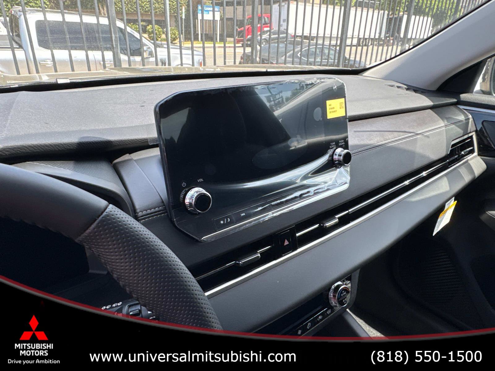 New 2025 Mitsubishi Outlander 4WD Plug-In Hybrid image 18