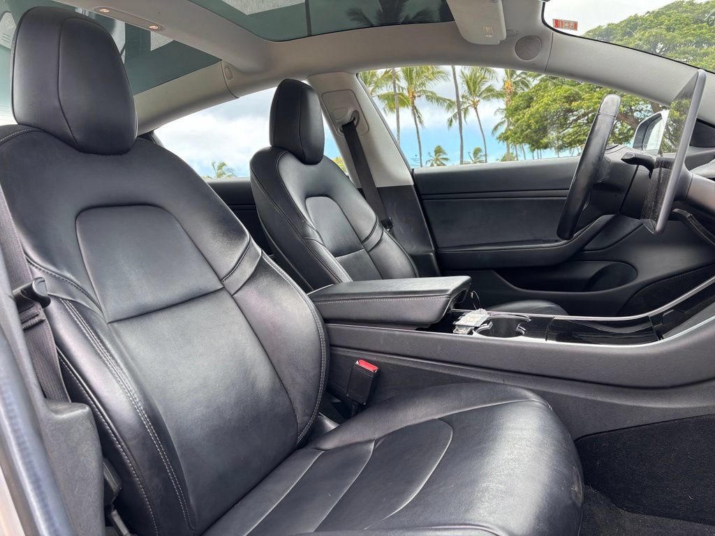 Used 2018 Tesla Model 3 Mid Range RWD image 9