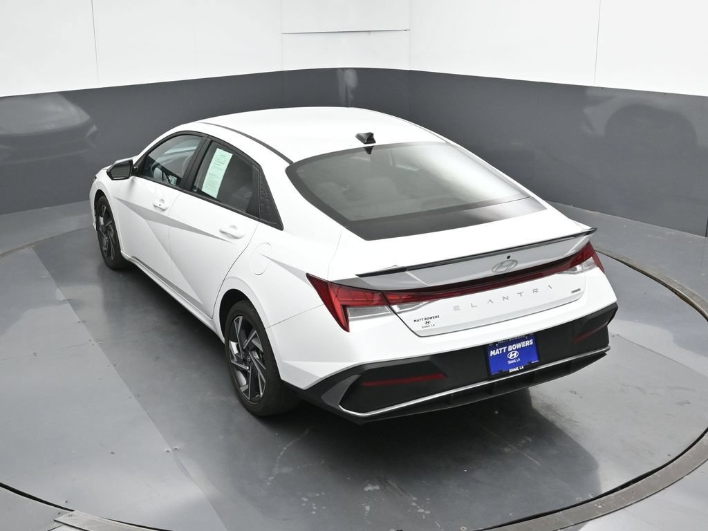 Used 2025 Hyundai Elantra SEL FWD image 50