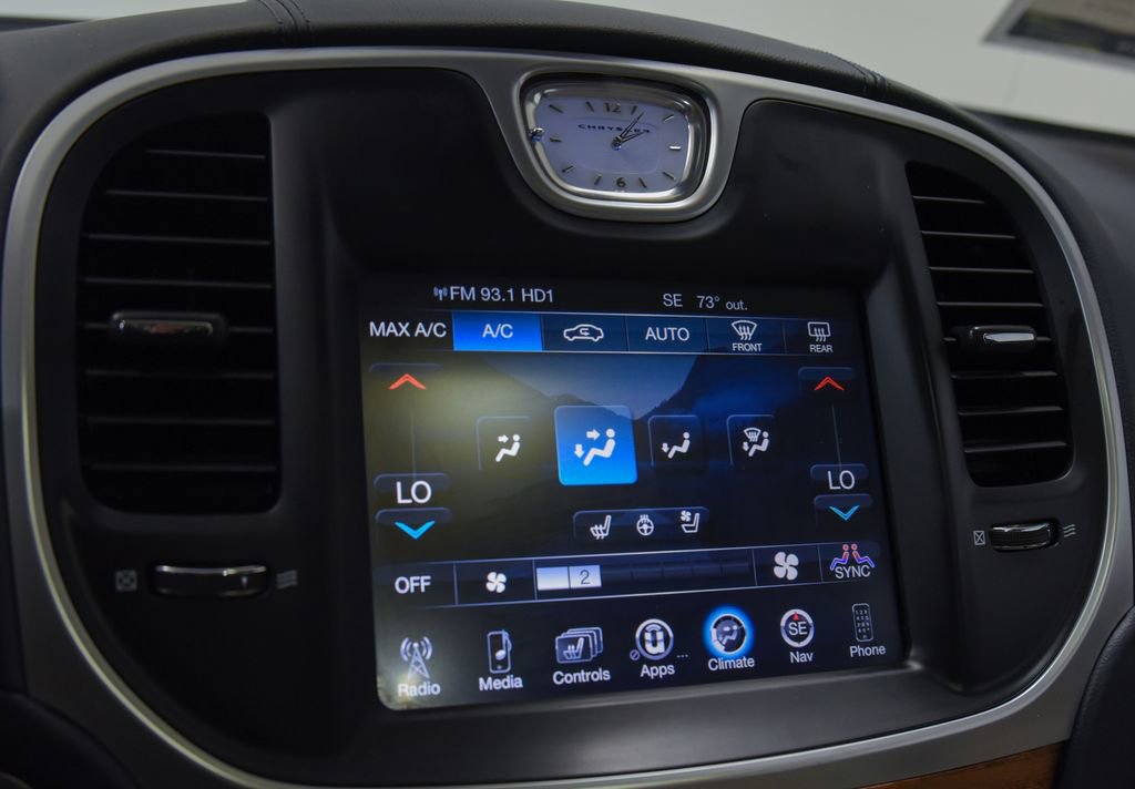 Used 2015 Chrysler 300 C Platinum w/ Harman/Kardon Audio Group AWD/4WD image 20