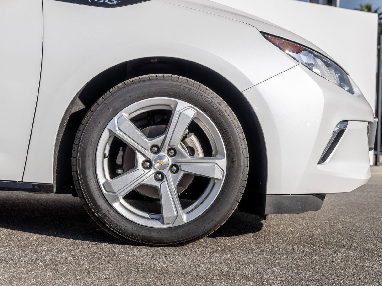 Used 2018 Chevrolet Volt LT FWD image 9