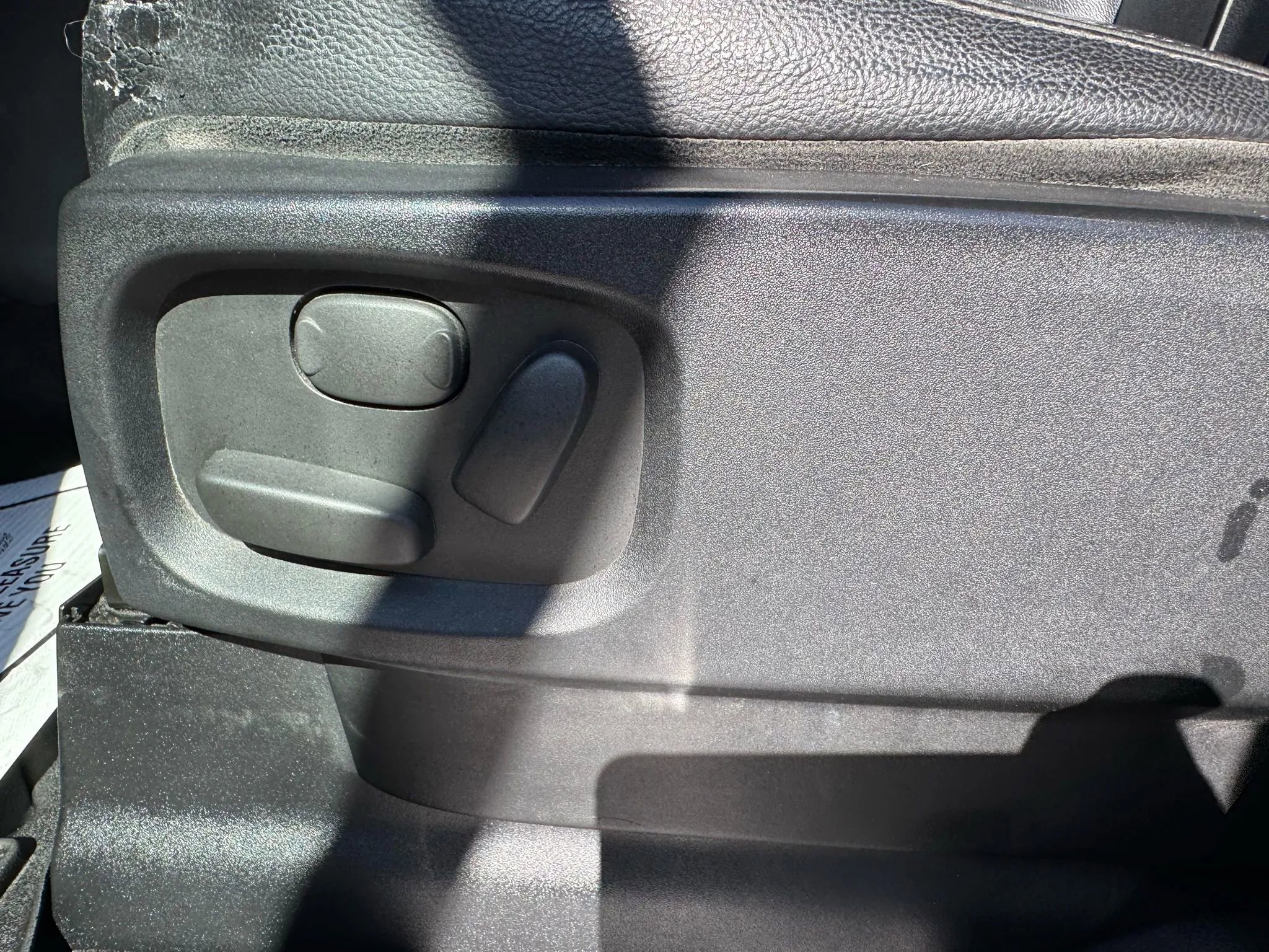 Used 2015 Land Rover LR4 HSE image 14