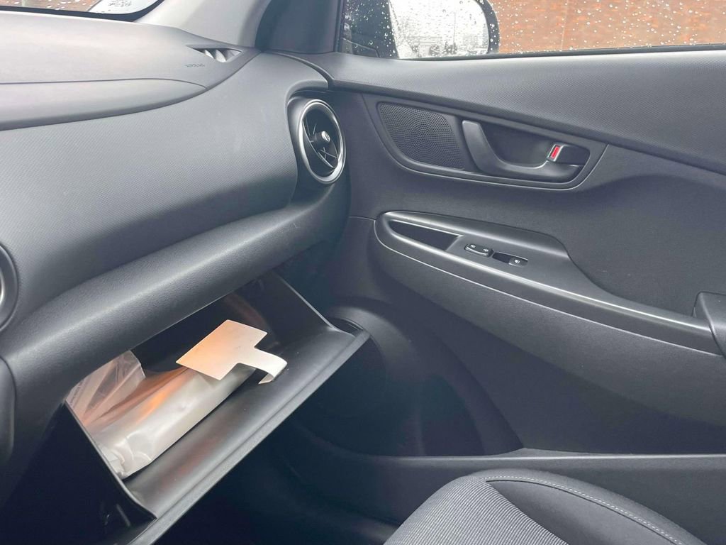 Used 2023 Hyundai Kona SEL image 32