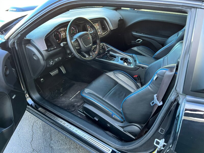 Used 2017 Dodge Challenger R/T image 13