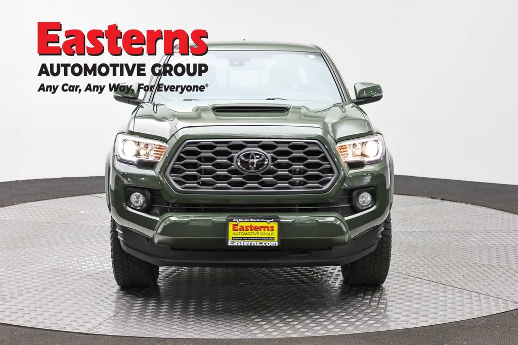 Used 2022 Toyota Tacoma TRD Sport AWD/4WD image 2