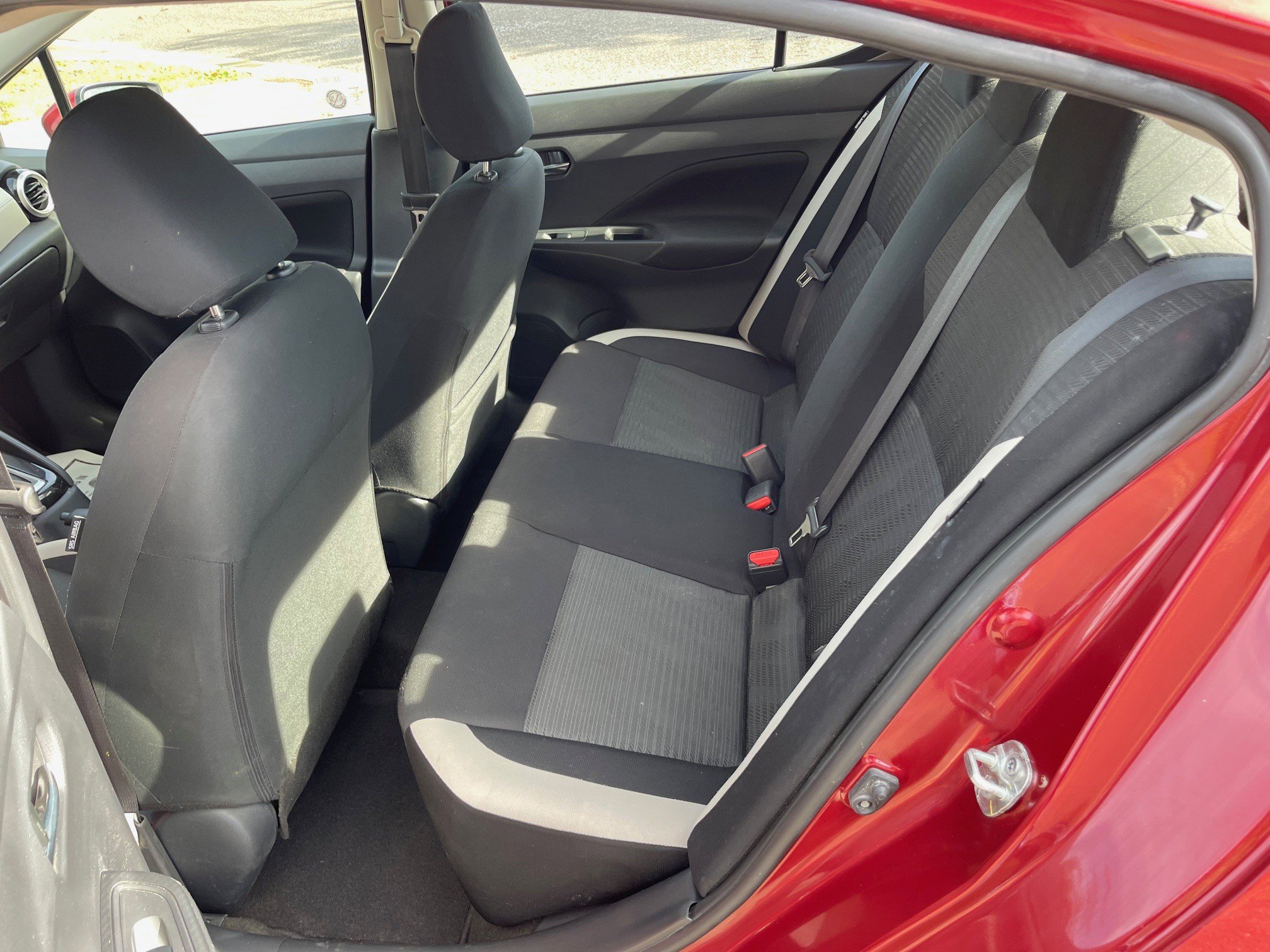 Used 2022 Nissan Versa SV image 10