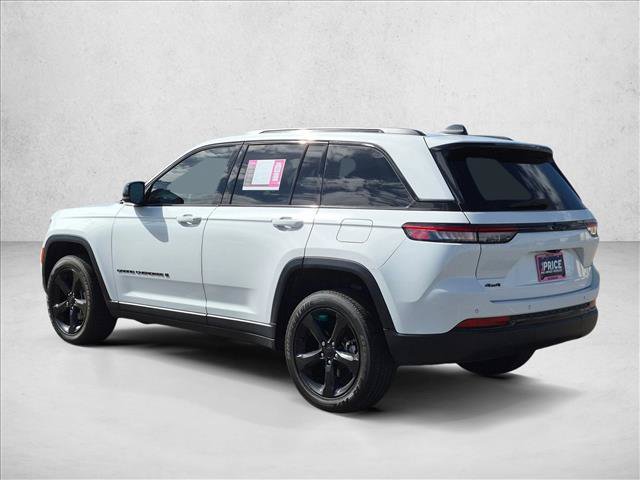 Used 2023 Jeep Grand Cherokee Altitude AWD/4WD image 7