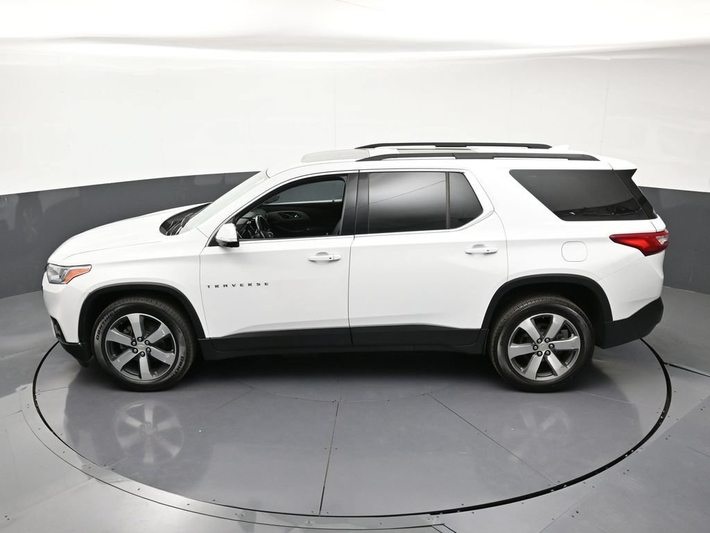 Certified 2020 Chevrolet Traverse LT w/ LT Premium Package AWD/4WD image 17
