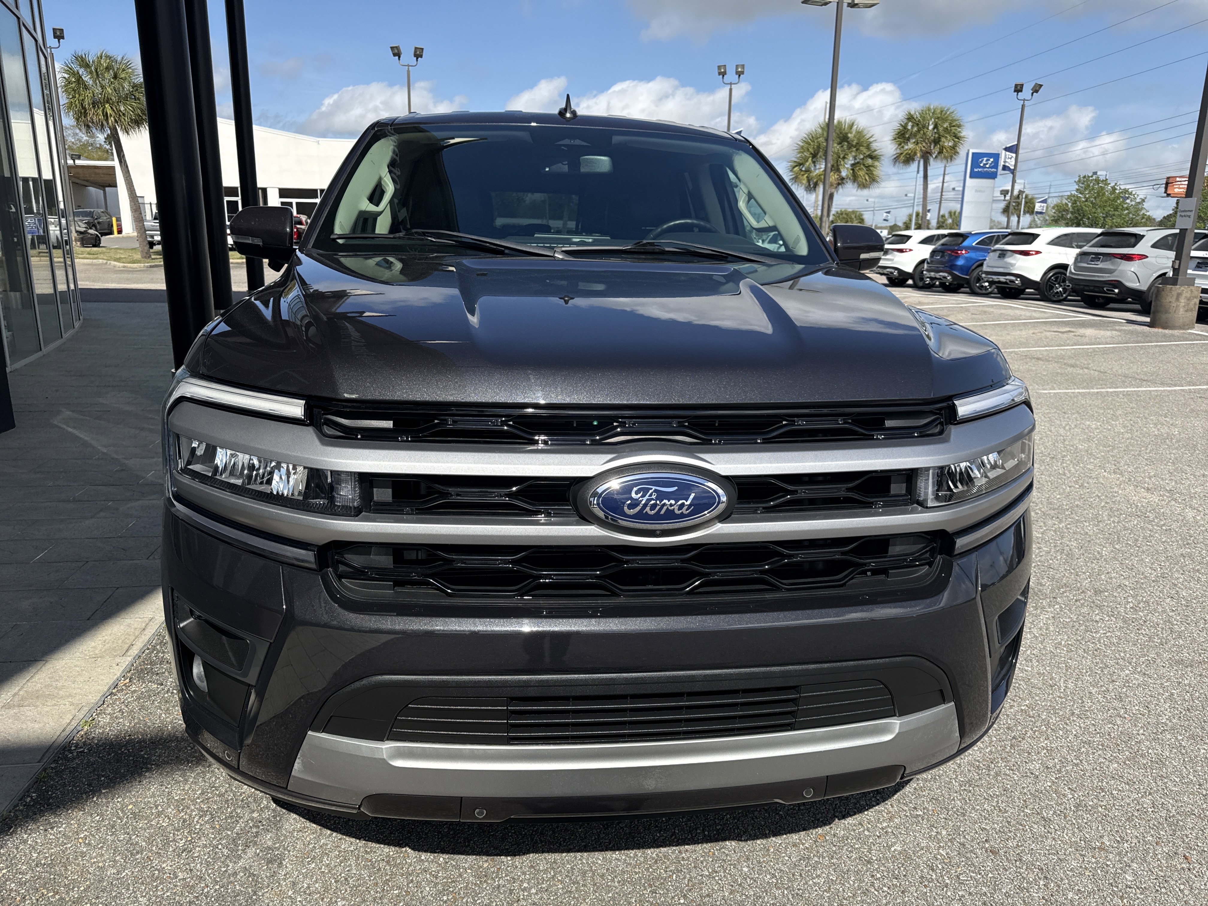 Used 2022 Ford Expedition Max XLT image 6